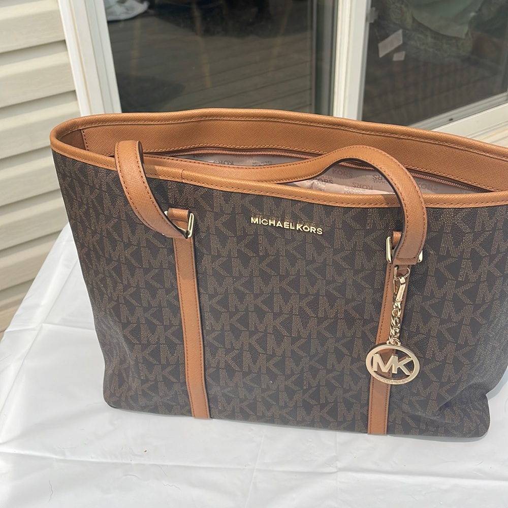 Michael Kors tote